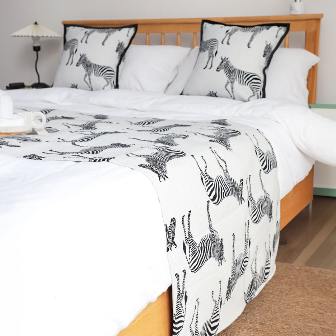 SOGA 1.8m Bed Light Luxury Zebra Vintage Bed Scarf Runner Bedding Tail Pad Flag For Home Hotel Set of 3 • LUZ-BedFlagS77