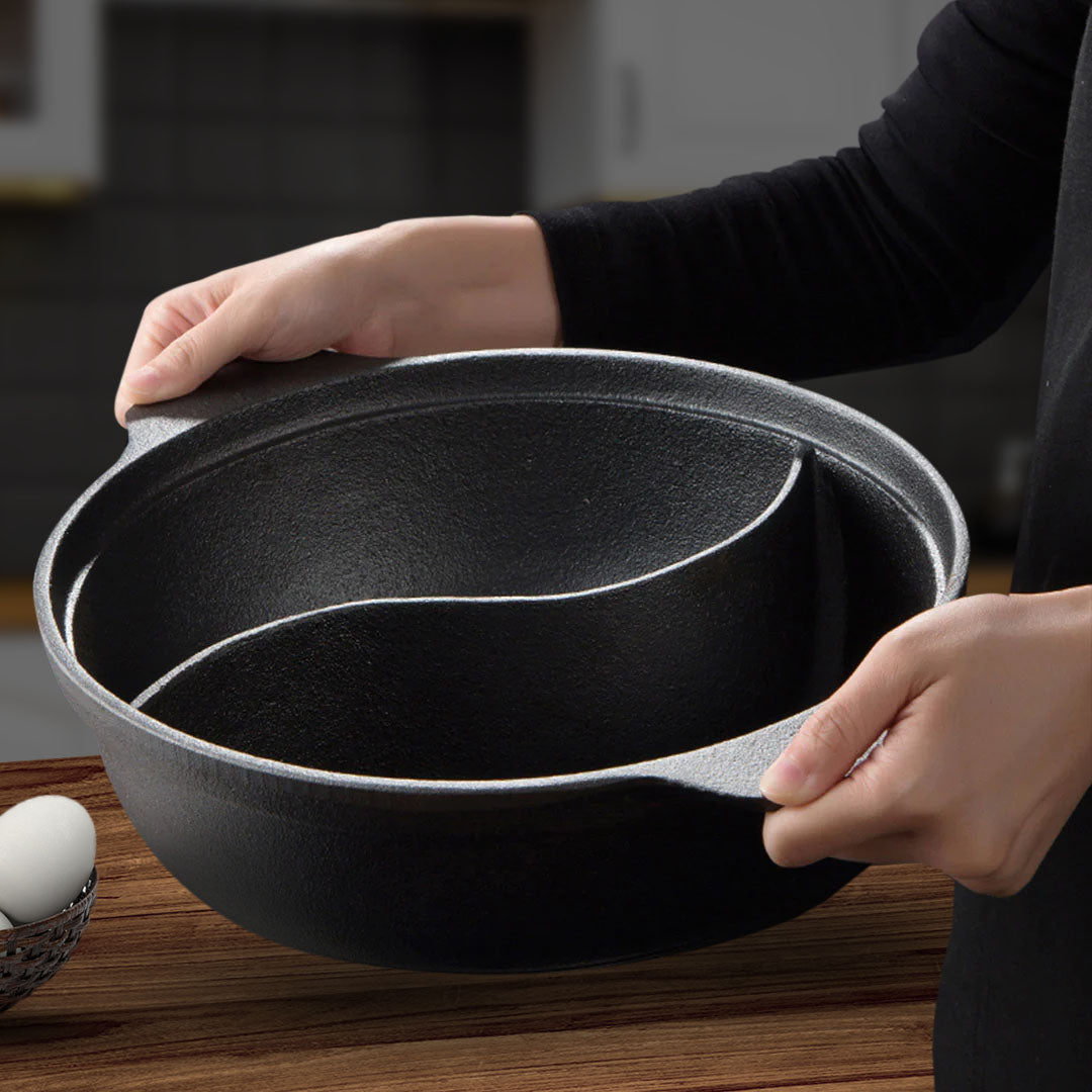 SOGA 2X 32CM Round Cast Iron Shabu Shabu Hotpot Beef Chicken Stew Wok Two-Flavor Division • LUZ-ZPai038AX2