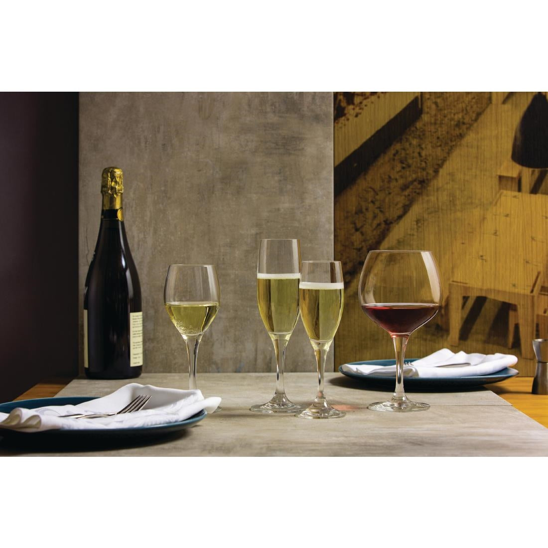 Schott Zwiesel Mondial Crystal Champagne Glasses 205ml (6 Pack) (Pack of 6) • PAS-CC671