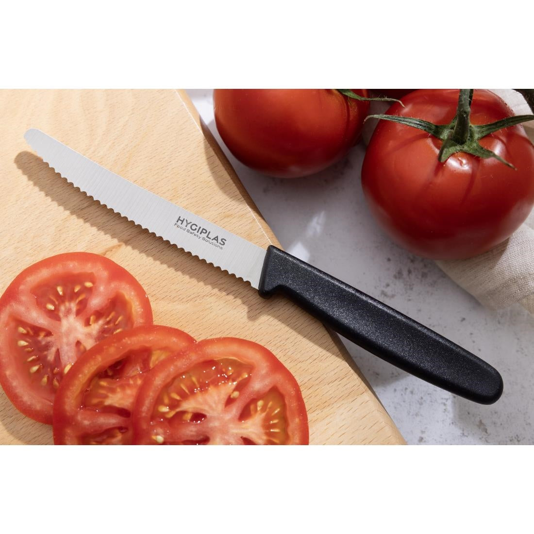 Hygiplas Serrated Tomato Knife Black 105mm • PAS-CF897