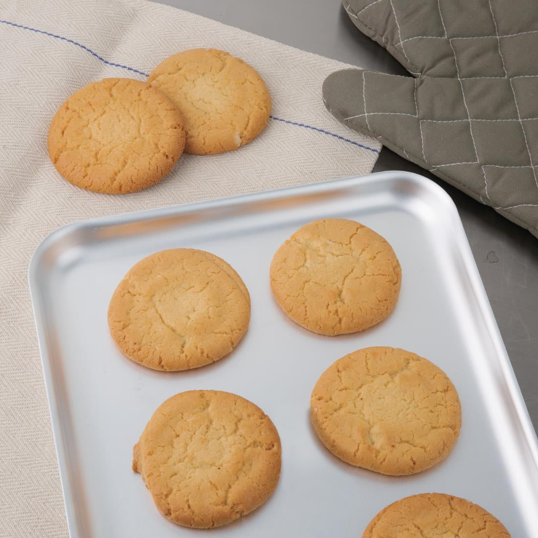 Vogue Aluminium Baking Tray 368x267mm • PAS-K443