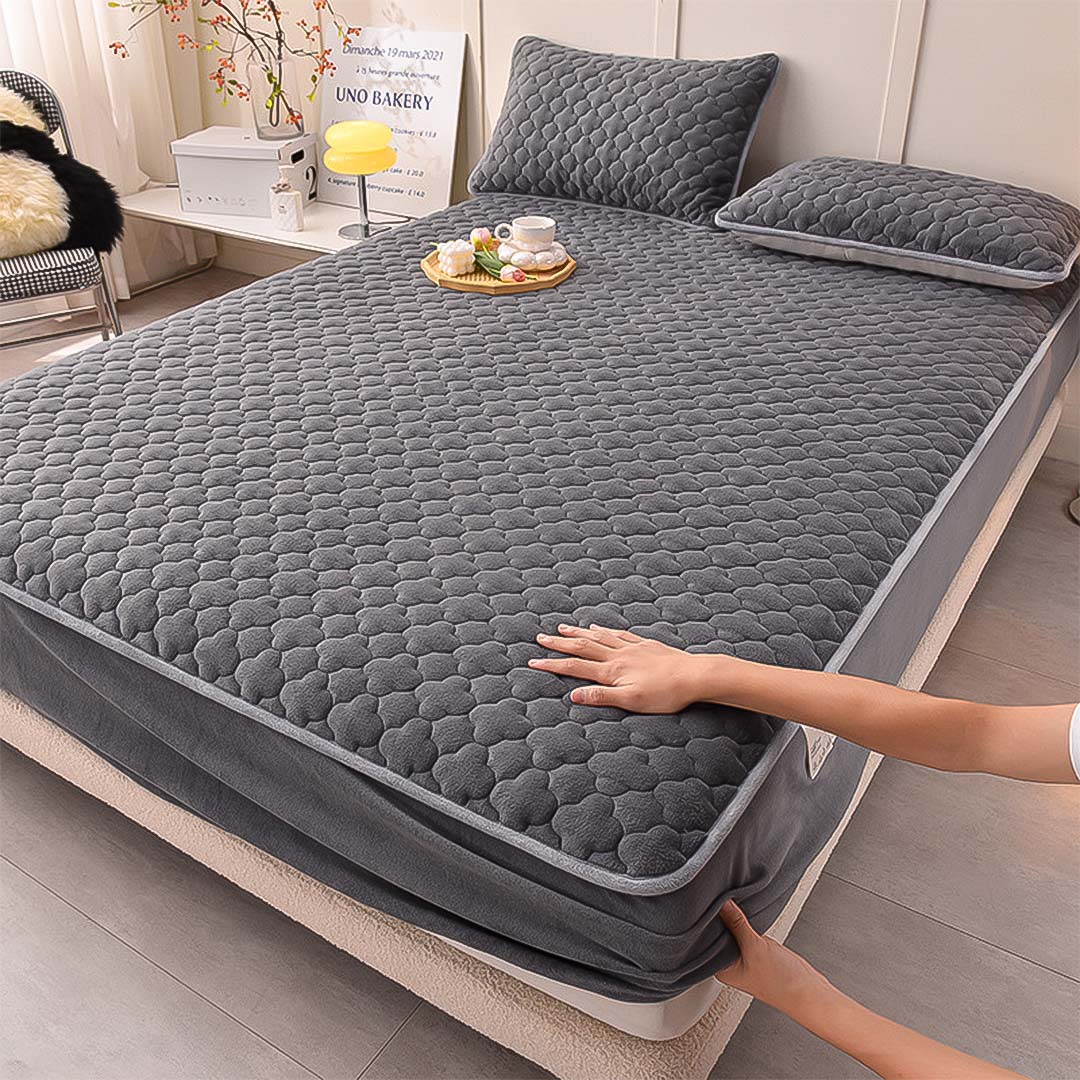 SOGA 2X Grey 153cm Wide Mattress Cover Thick Quilted Fleece Stretchable Clover Design Bed Spread Sheet Protector with Pillow Covers • LUZ-BCover7002X2