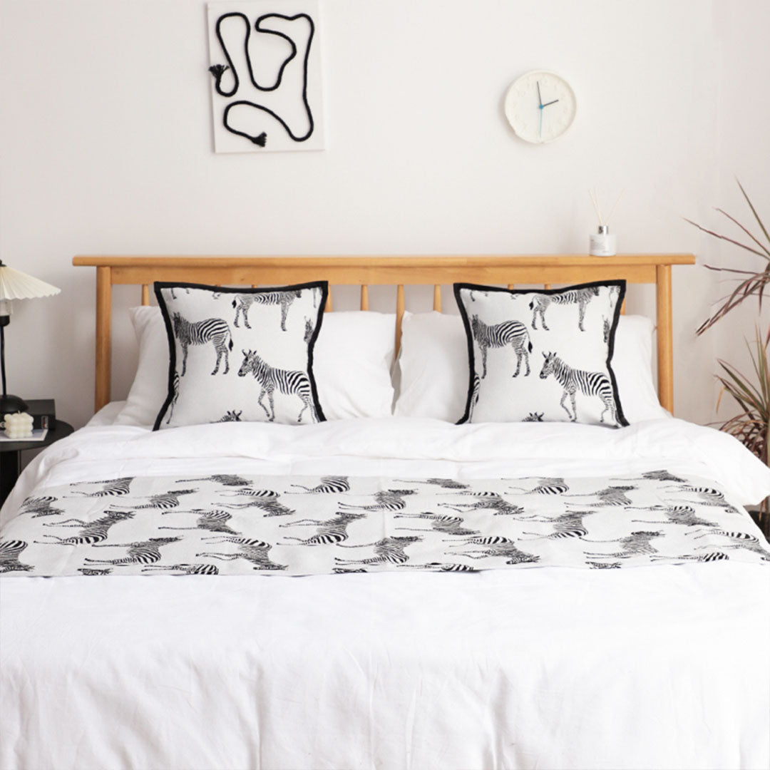 SOGA 1.8m Bed Light Luxury Zebra Vintage Bed Scarf Runner Bedding Tail Pad Flag For Home Hotel Set of 3 • LUZ-BedFlagS77