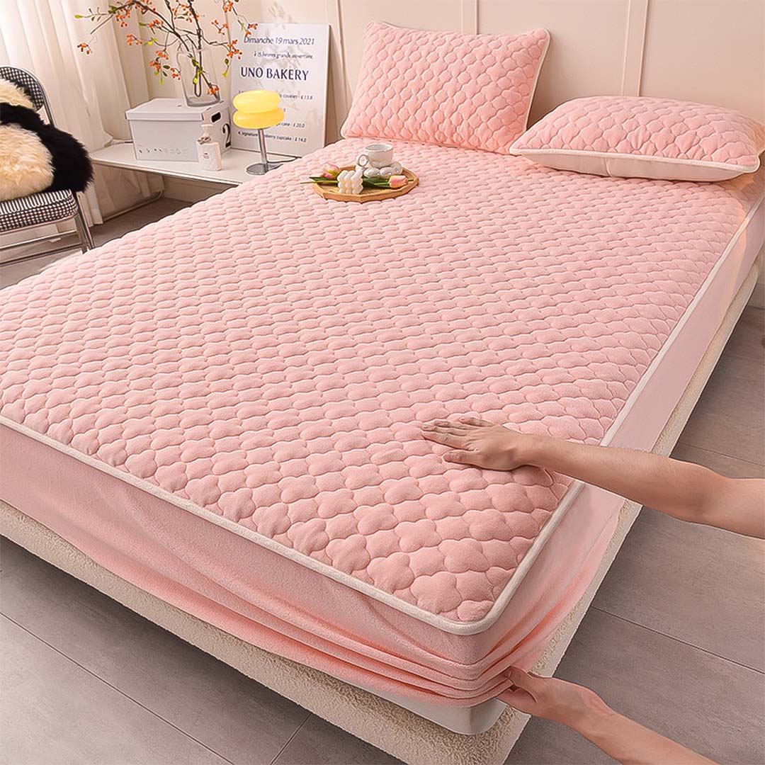 SOGA Pink 153cm Wide Mattress Cover Thick Quilted Fleece Stretchable Clover Design Bed Spread Sheet Protector with Pillow Covers • LUZ-BCover7007
