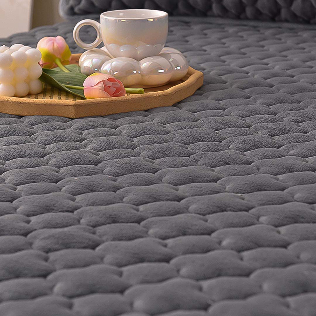 SOGA Grey 138cm Wide Mattress Cover Thick Quilted Fleece Stretchable Clover Design Bed Spread Sheet Protector with Pillow Covers • LUZ-BCover7001