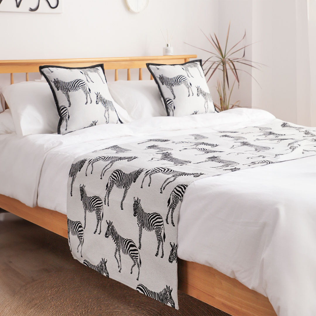 SOGA 1.8m Bed Light Luxury Zebra Vintage Bed Scarf Runner Bedding Tail Pad Flag For Home Hotel Set of 3 • LUZ-BedFlagS77