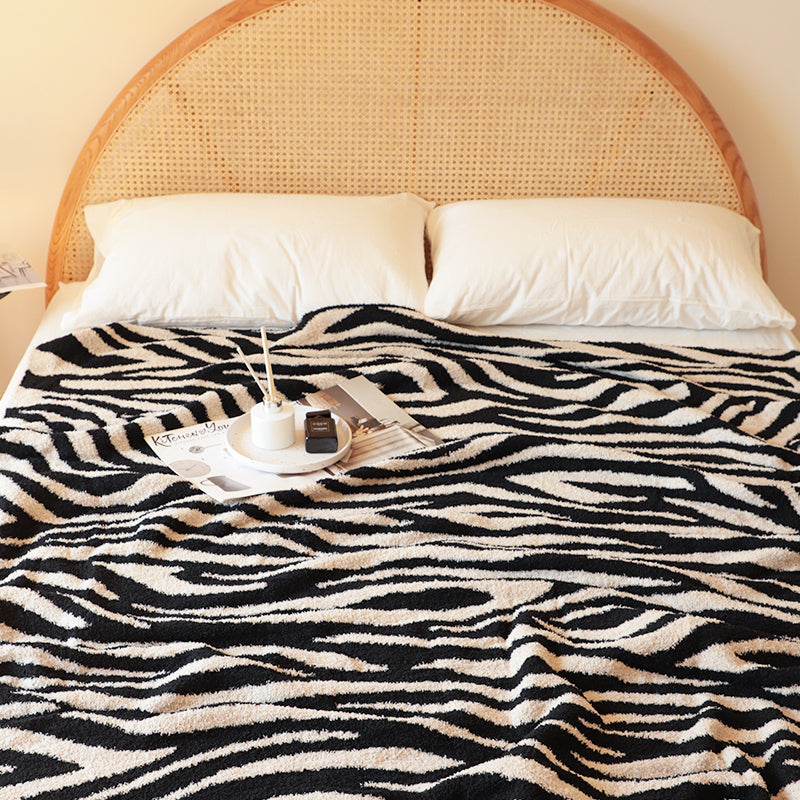 SOGA 130x170cm Throw Blanket Black and White Soft Zebra Print Half Fleece Casual Stylish Cozy • LUZ-Blanket931