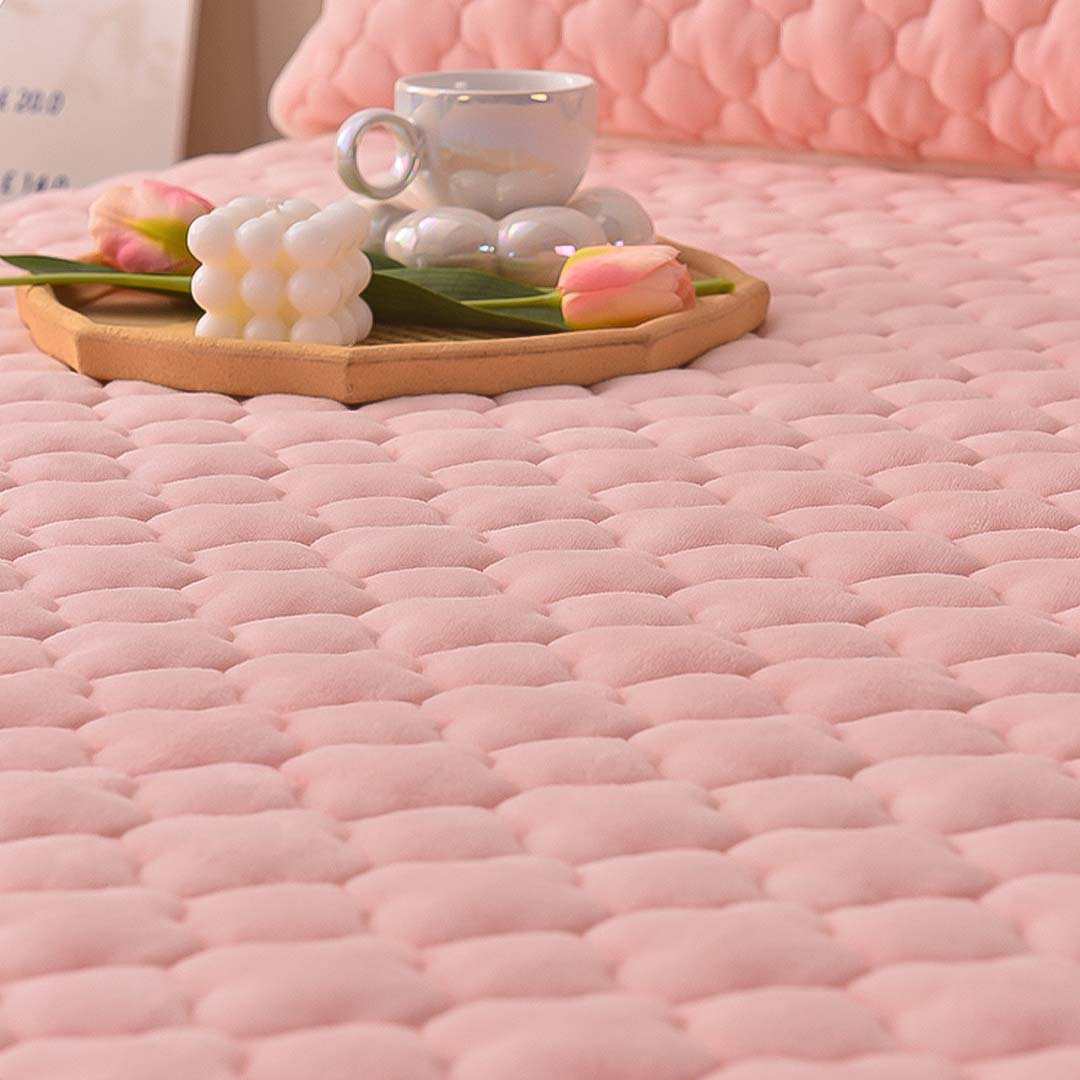 SOGA Pink 183cm Wide Mattress Cover Thick Quilted Fleece Stretchable Clover Design Bed Spread Sheet Protector with Pillow Covers • LUZ-BCover7008
