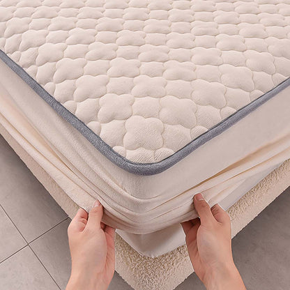 SOGA Beige 183cm Wide Mattress Cover Thick Quilted Fleece Stretchable Clover Design Bed Spread Sheet Protector with Pillow Covers • LUZ-BCover7006