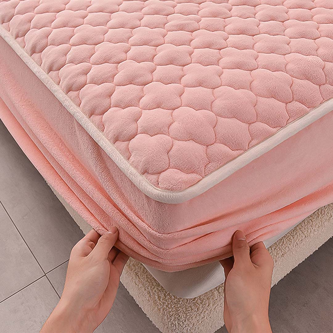 SOGA Pink 153cm Wide Mattress Cover Thick Quilted Fleece Stretchable Clover Design Bed Spread Sheet Protector with Pillow Covers • LUZ-BCover7007