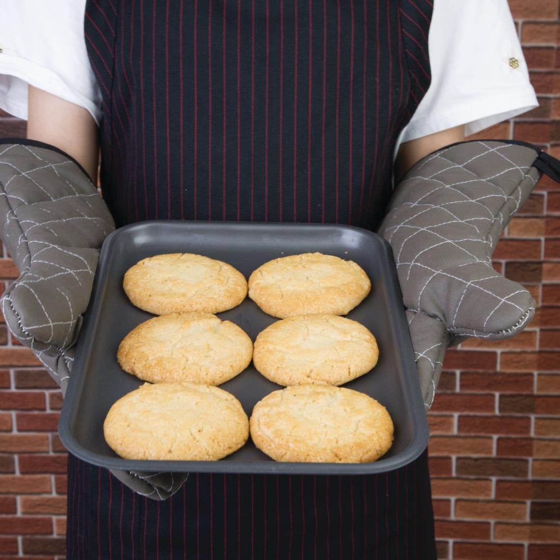 Vogue Flame Retardant Tan Oven Mitt 430mm • PAS-CL583