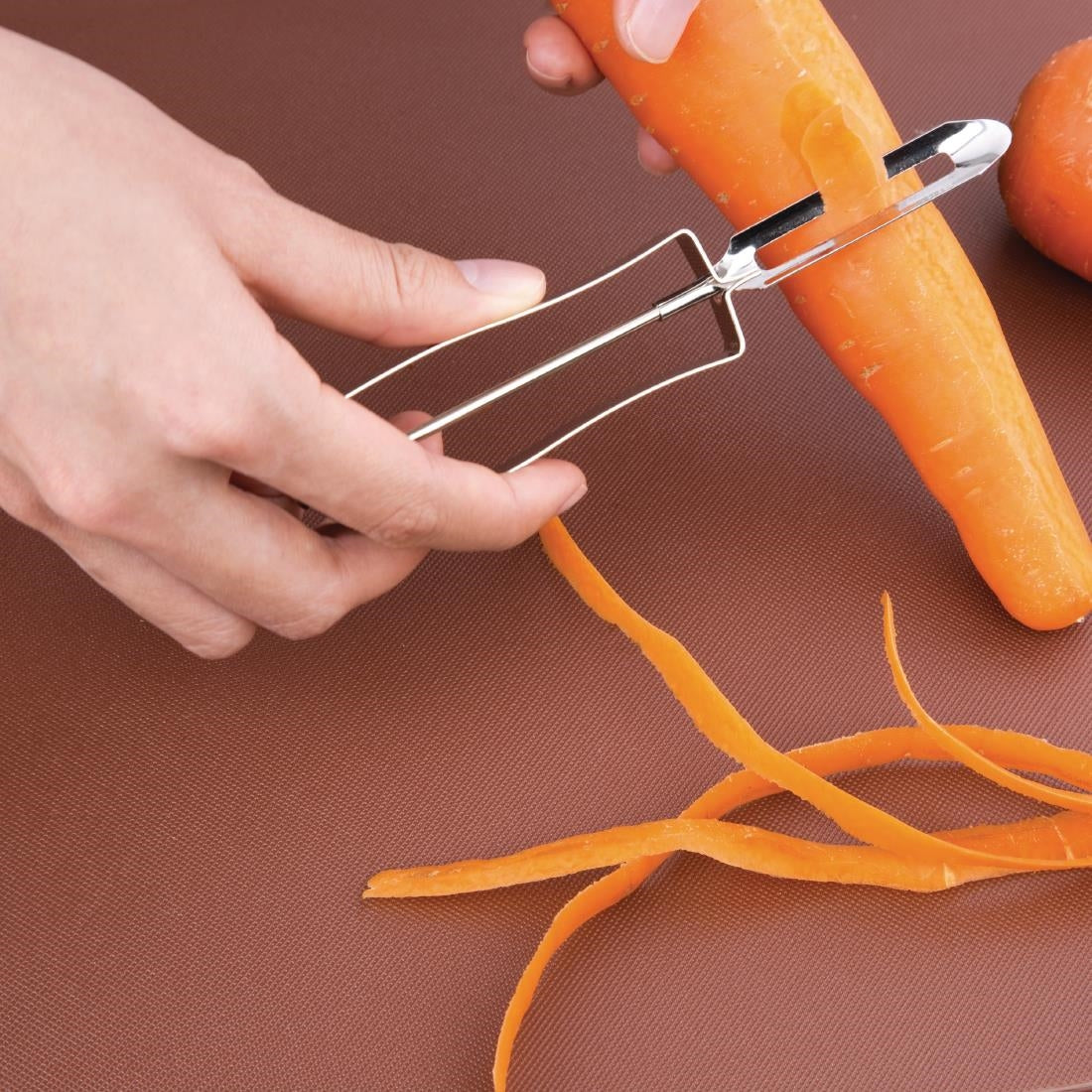 Vogue Swivel Peeler • PAS-D051
