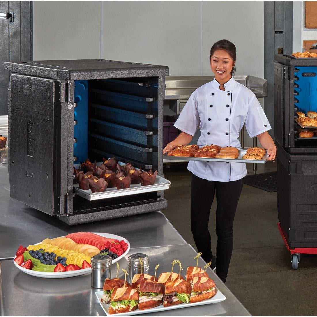 Cambro GOBOX EPP4060 Front Loading Sheet Pan Carrier - Black - 400x600mm -126Ltr (Stores 6 x 60x40cm crates | 126Ltr) • PAS-DW583