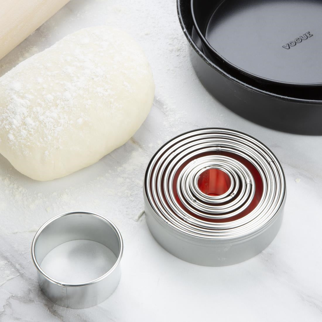 Vogue Round Plain Pastry Cutter Set (11 Pack) (Pack of 11) • PAS-E013