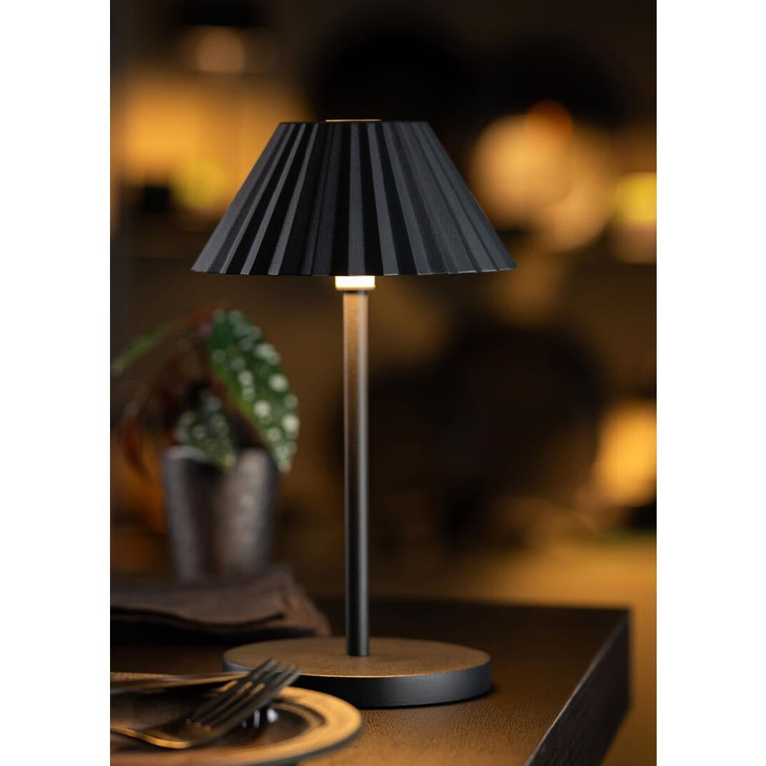Utopia Aruba LED Cordless Table Lamp Black - 110 x 230mm • PAS-JE495