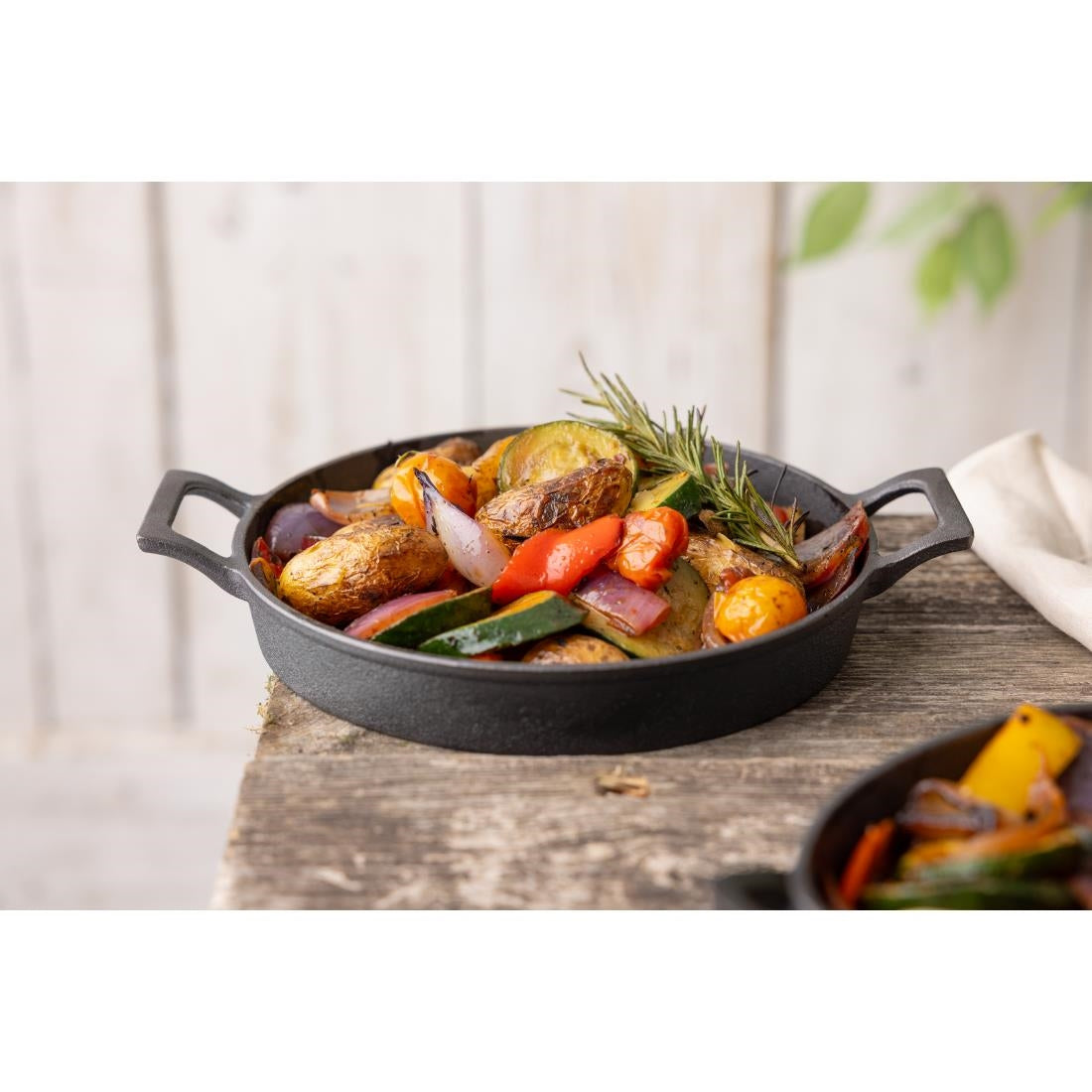 Olympia Cast Iron Round Eared Dish 200mm (200(Ø)x30(H)mm) • PAS-FW816