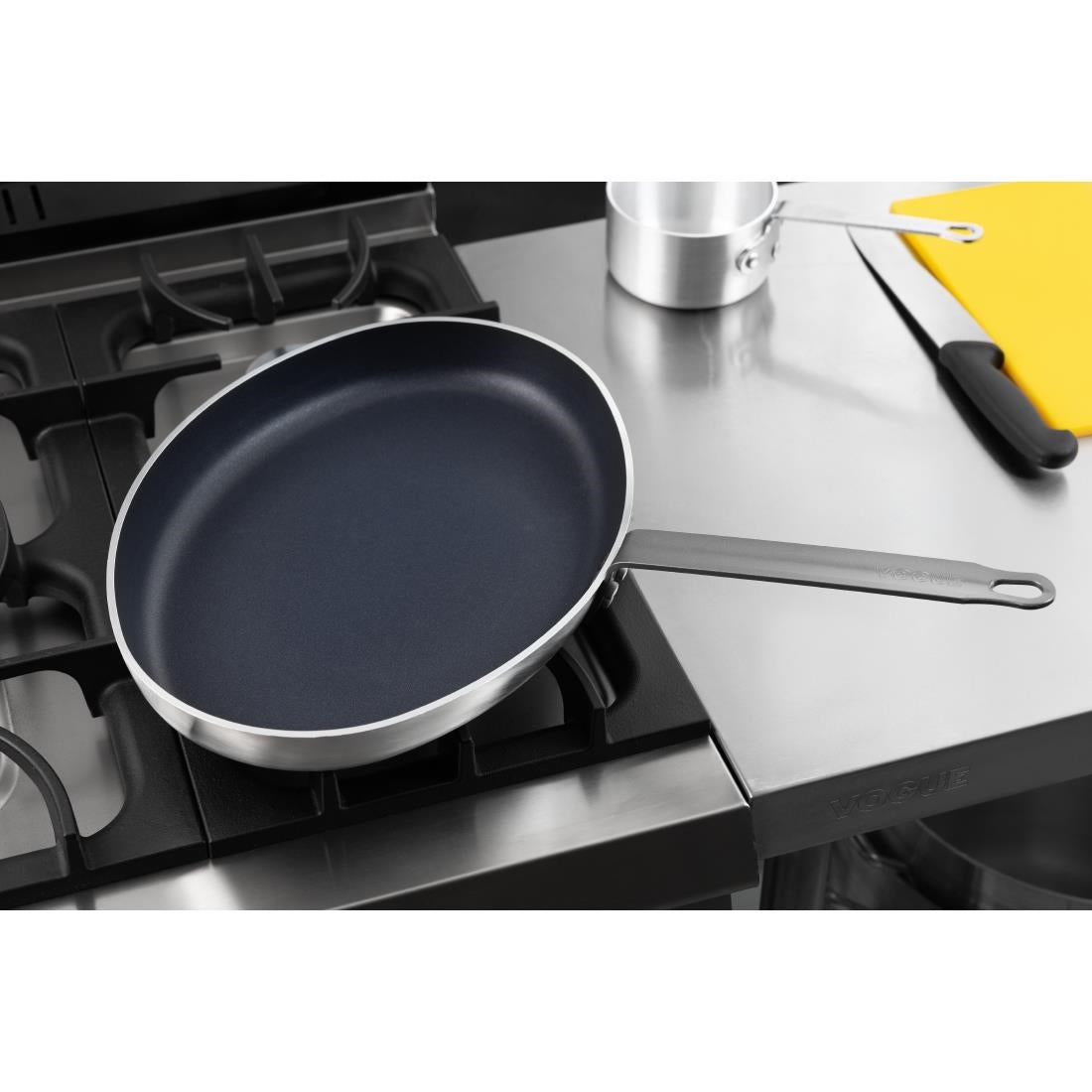 Vogue Aluminium Non-stick Teflon Platinum Plus Oval Frying Pan 40cm • PAS-HT992